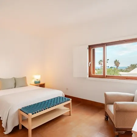 Canaryislandshost L Pausa