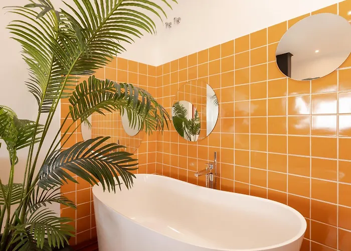 Canaryislandshost L Pausa *