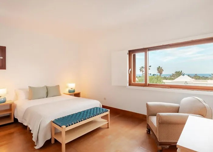 Canaryislandshost L Pausa