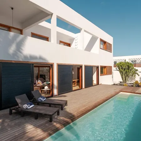 Canaryislandshost L Pausa * Costa Teguise