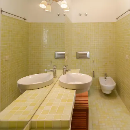 Canaryislandshost L Pausa