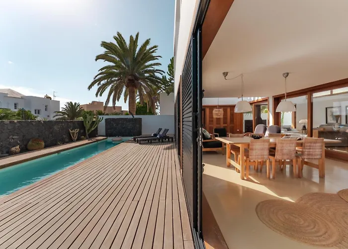 Canaryislandshost L Pausa Costa Teguise