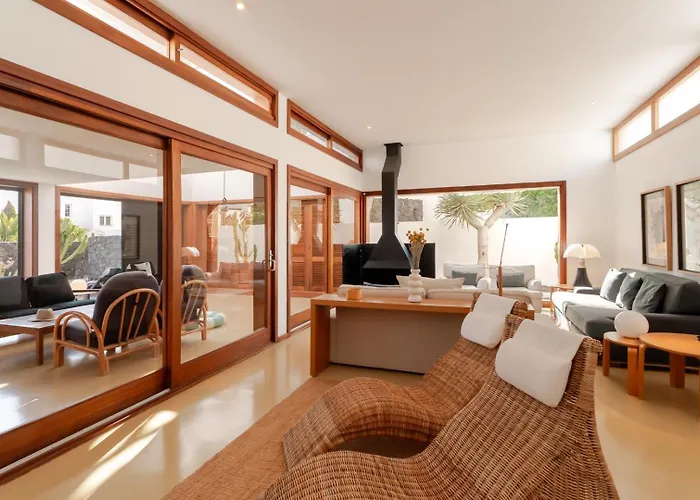 Canaryislandshost L Pausa Villa Costa Teguise