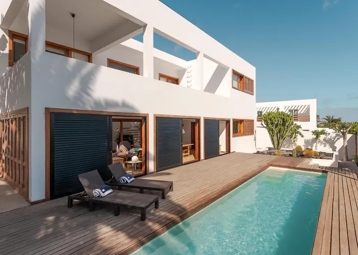 Canaryislandshost L Pausa * Costa Teguise